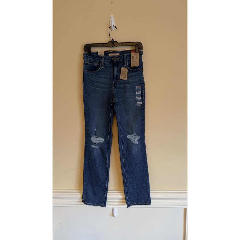 NWT Levi's 724Premium Size 27x30 -724 High Rise Slim Straight Womens BlueJeans